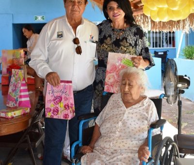 DIF Municipal Festeja a Abuelitos del Asilo   