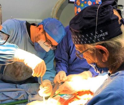 Médicos del Hospital Salvatierra y  Ortopedista Oncólogo salvan pierna de Joven Mujer con Cáncer